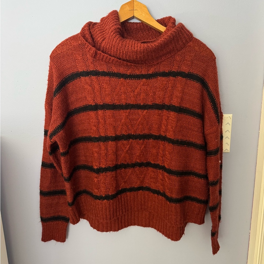 🦋Poof striped sweater🦋